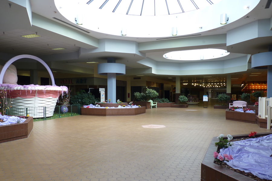 Snapshot photo by David Lindenmuth of the Schuylkill Mall.